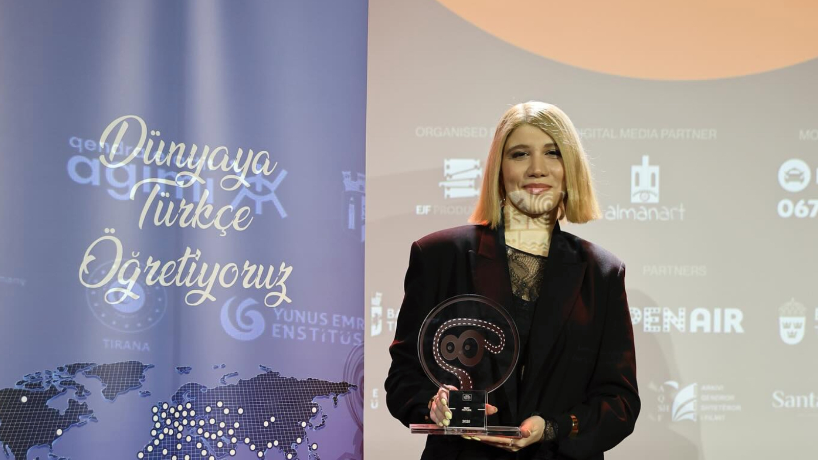 adresi olmayan ev filmi arnavutlukta odule layik goruldu jVDXj8KA