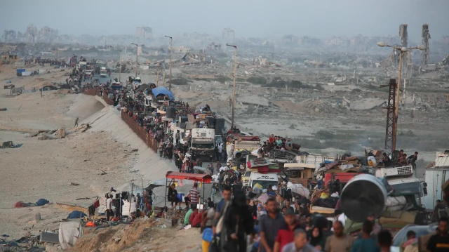 israilin saldirilarindan kacan filistinlilerin kuzeyden guneye gocu devam ediyor L1dgzdnG