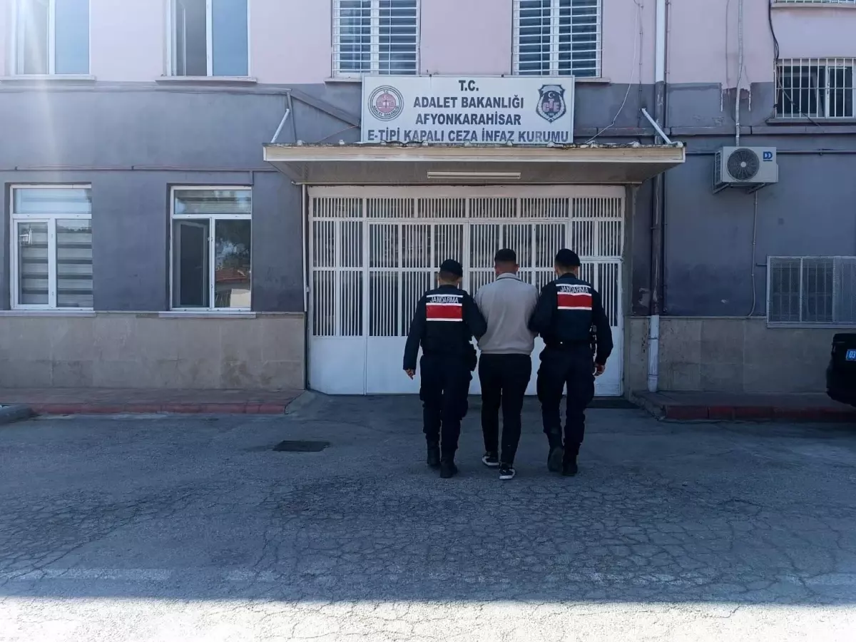 afyonkarahisarda 8 bin uyusturucu hapla tutuklama zj2eudOM