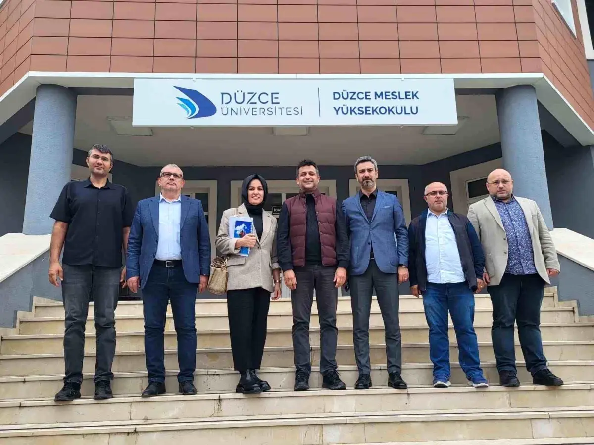 duzce ticaret ve sanayi odasi meslek yuksekokullari ile isbirligi toplantisi duzenledi tWjvgbQB.jpg