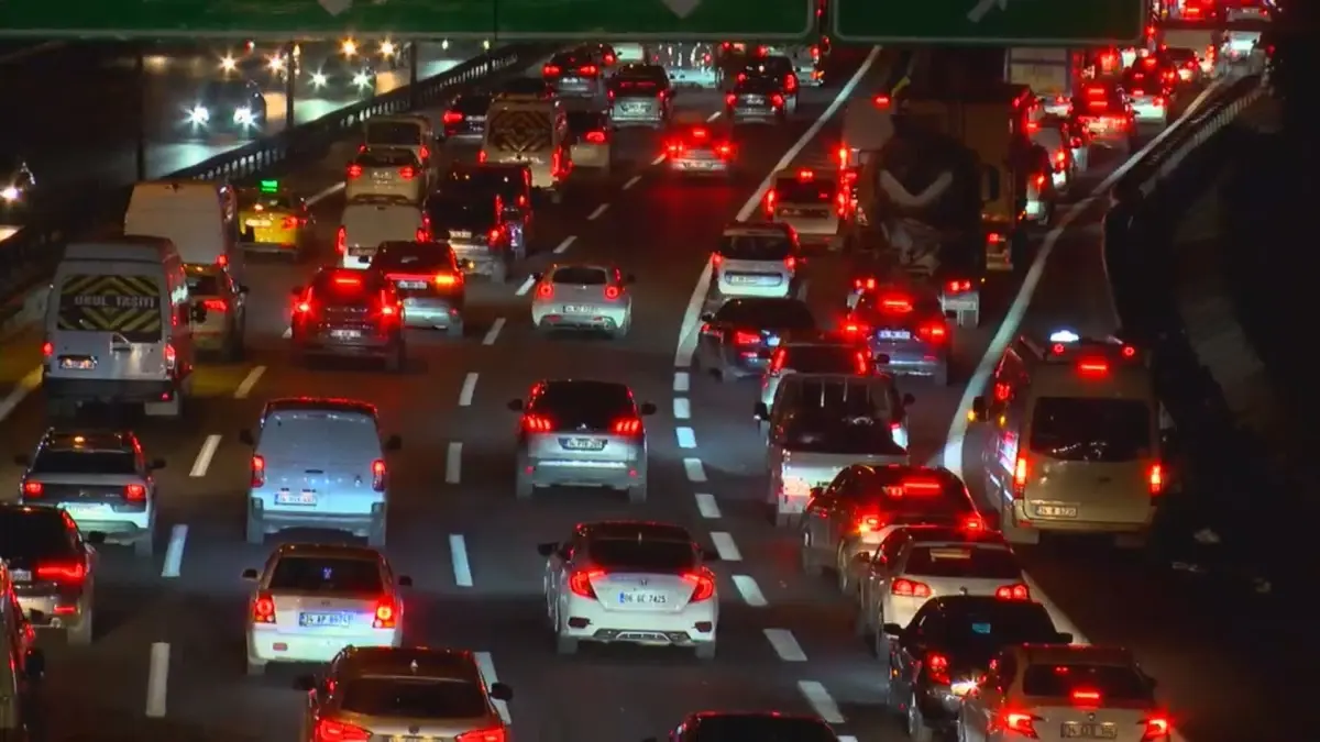 istanbulda aksam trafik yogunlugu 76 4IpHgerf.jpg