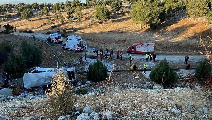 mersindeki feci kazada can kaybi bese yukseldi NzLKeVxr