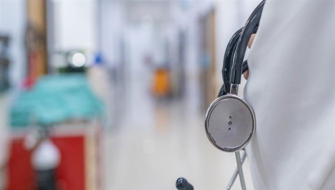 5 Yıl Konuşamadı, Botoks Tedavisiyle Sesine Kavuştu