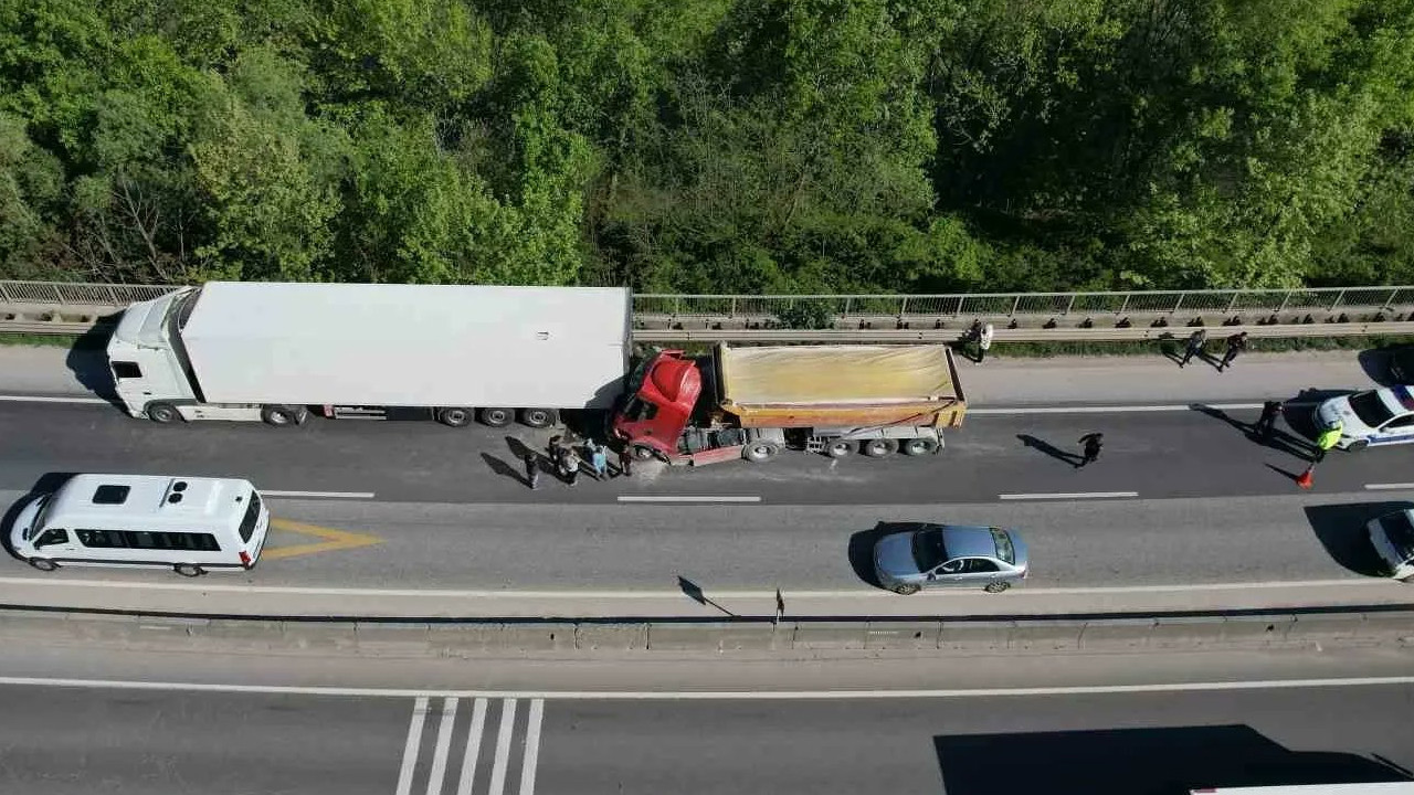 D-650 Karayolunda Feci Kaza: İki Çekici Çarpıştı, Trafik Kapatıldı