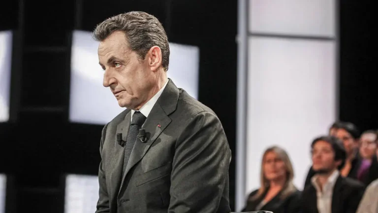 fransanin-eski-cumhurbaskani-sarkozy-hakkinda-7-yil-hapis-ve-5-yil-siyasi-yasak-talebi-9LF3uDdz