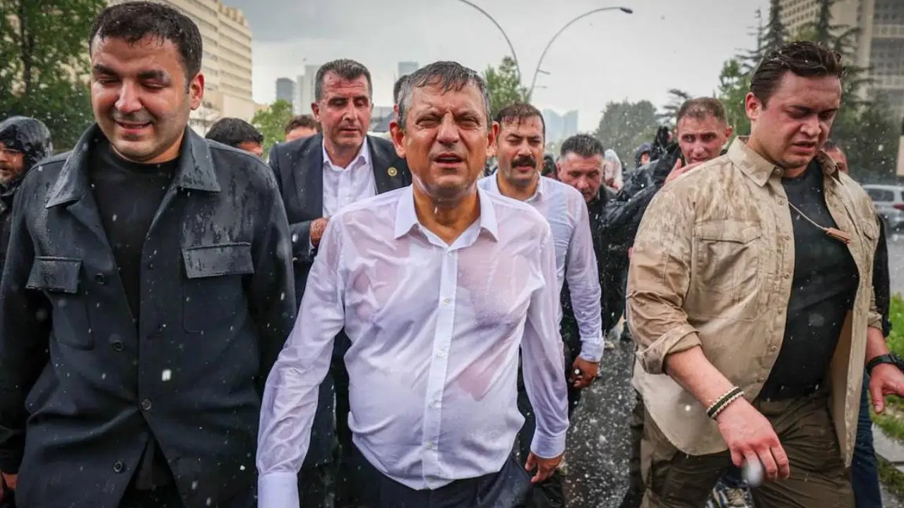 Chpde kritik hafta ozgur ozelin yeni parti takvimi netlesti LA52AWdN