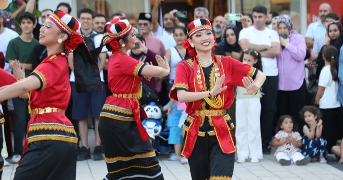 Festival coskusu bursa inegolun dort bir yanini sardi b9BdeXmt